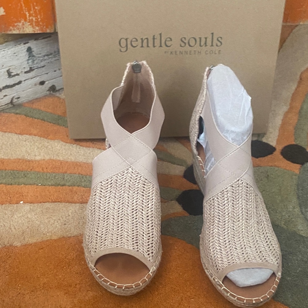Gentle Souls Women's Tan Espadrille Wedges